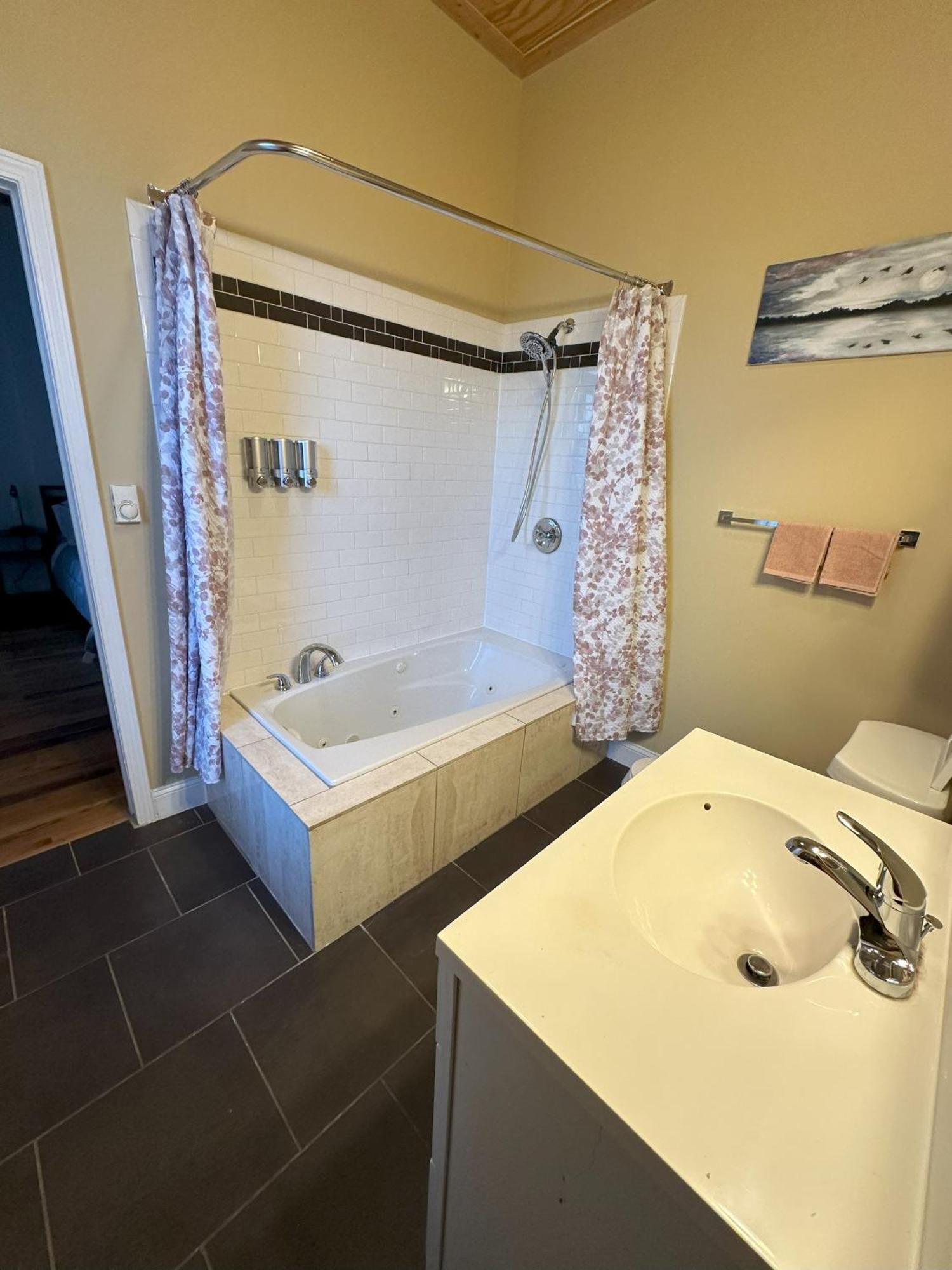 Quiet, Gated Oasis Near Downtown Lexington Apartment Exterior foto